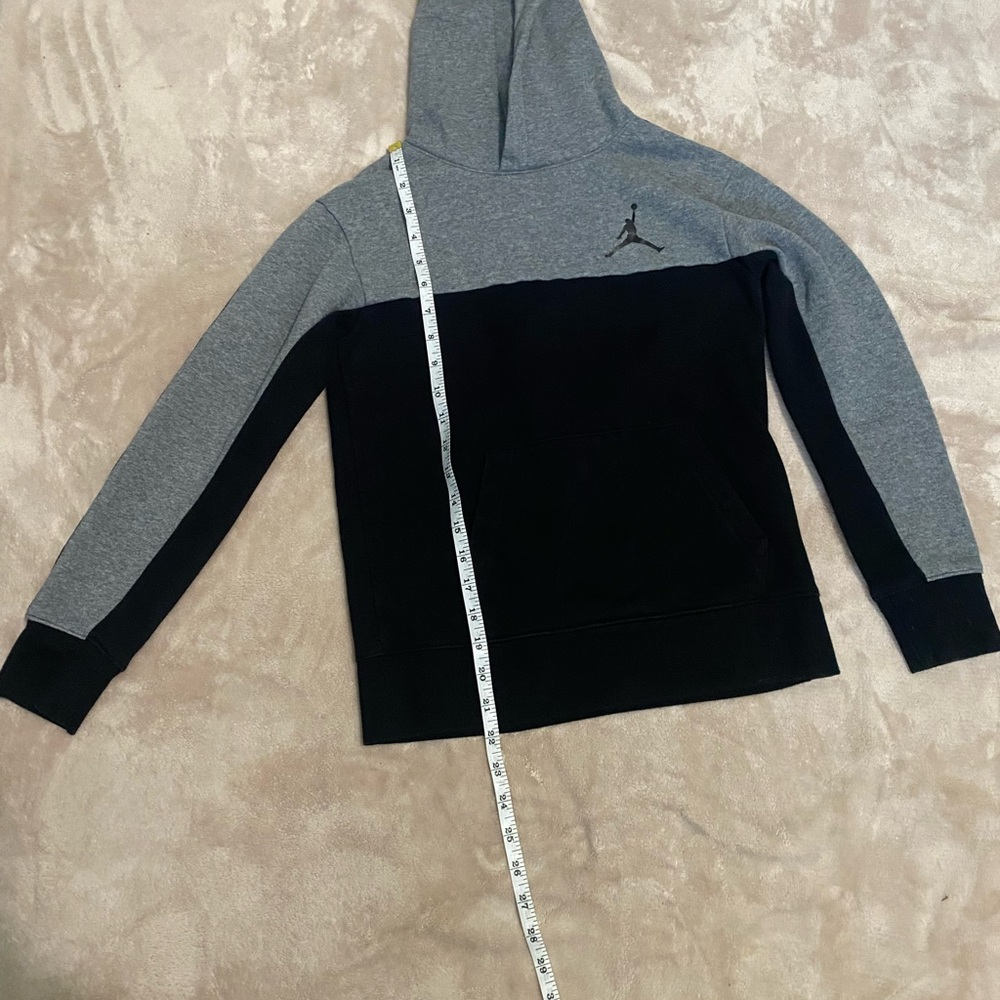 kids Jordan Gray and Black Color-Block Sweater